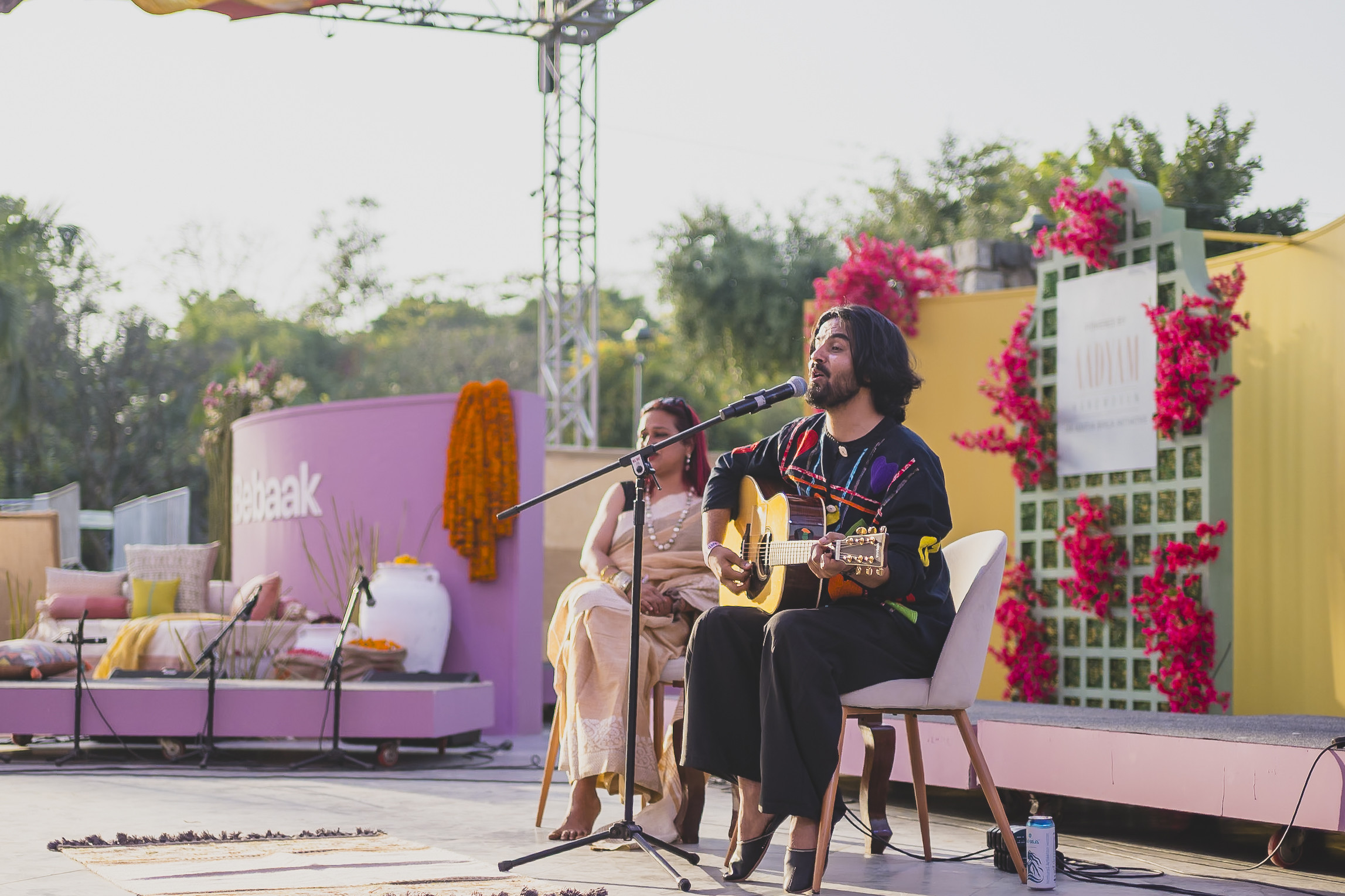 An intimate live performance at Bebaak